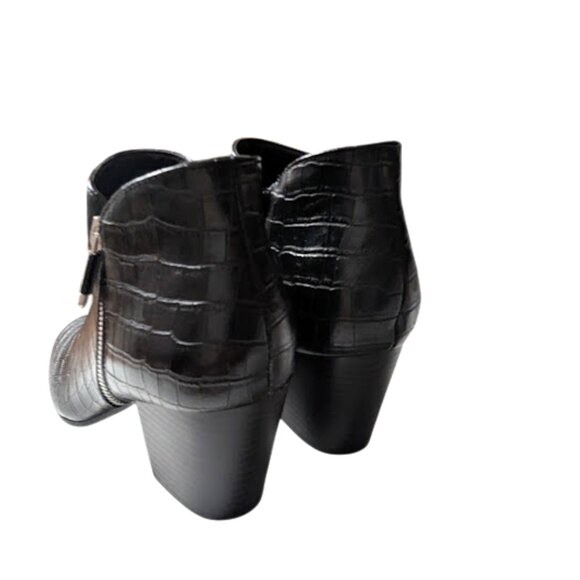 Style & Co Womens Black Faux Leather Moc Croc Almond Toe Ankle Boots Size 8 NWOB - Picture 3 of 7